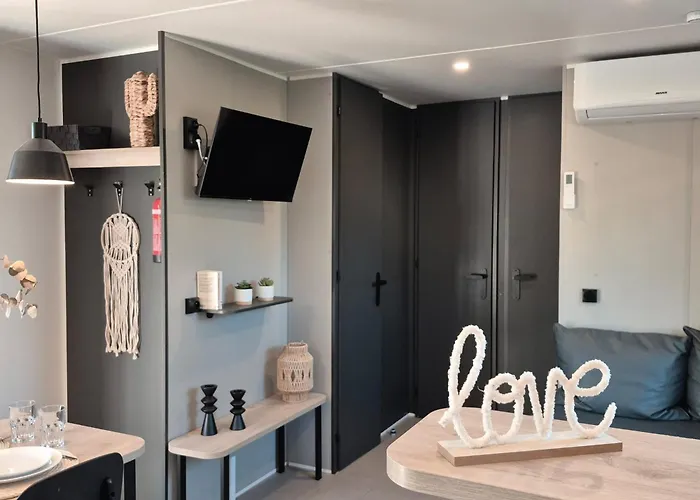 L'eden Mobil 6 Personnes - A 200m - Parc Aquatique - 5 Etoiles Les Dunes * Torreilles
